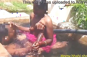 Tamil aunty bathing and fucking with copyist