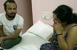 Desi Hot Rich Wife Dirty Speech and Abiding Sex with Young Boy!!
