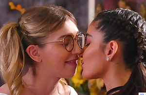 y. Lesbian Ex Retinue Confess Feelings - Emily Willis, Mackenzie Moss