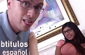 MIA KHALIFA - Estrella Porno Arabe Enseña El Virgen Cómo Tener Sexo Copse Una Mujer