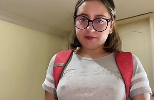 Mi compañero de clase accidentalmente se corre dentro de mí.